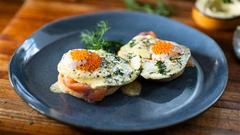 Fried Eggs and Salmon Muffins - Easy Meals with Video Recipes by Chef ...