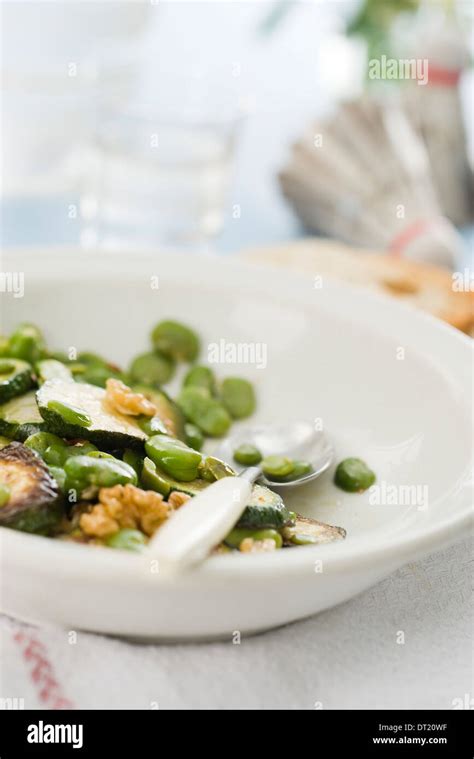 Fava beans salad hi-res stock photography and images - Alamy