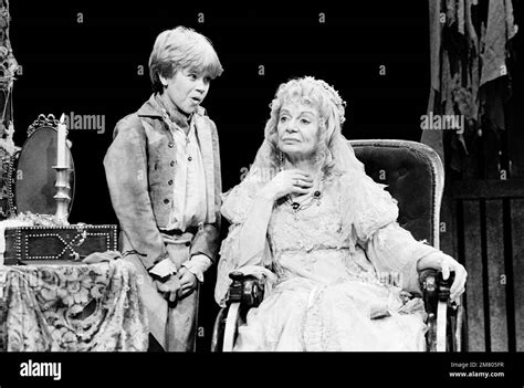 Anthony Pearson (Young Pip), Sheila Burrell (Miss Havisham) in GREAT ...