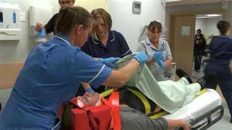 Grimsby's Diana Princess of Wales Hospital's busy night - BBC News