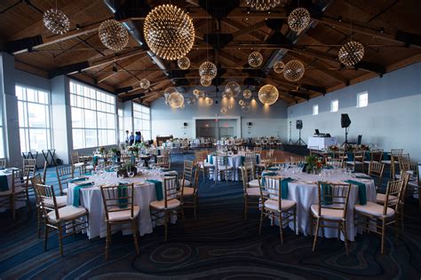 A Maine Wedding at the Cliff House in Cape Neddick, Maine - Peter Greeno Photography