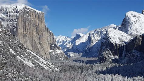 Iconic Tunnel View at Yosemite Winter 2017 [1328X747] | Yosemite winter, Yosemite, Photo booth ...