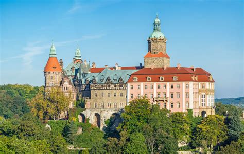 Ksiaz Castle in Poland. Nazi secrets, a ghost of the princess and hidden treasure legend ...