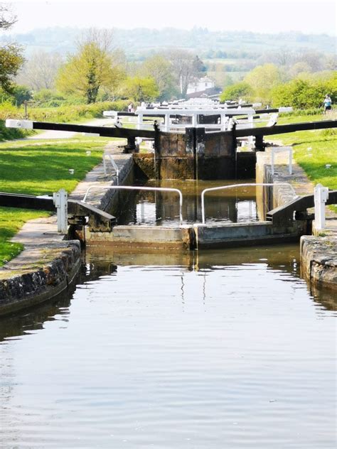 √ Devizes Canal Locks