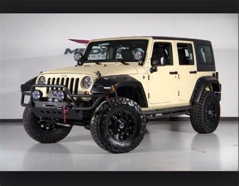 Tan Jeep Wrangler Unlimited