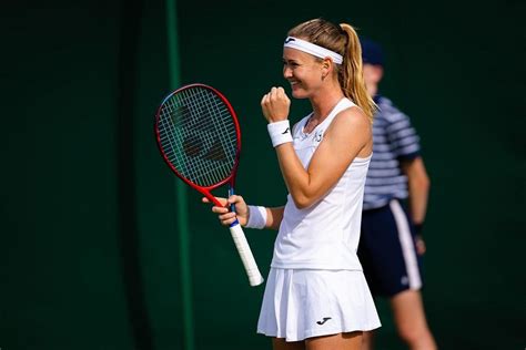 Bouzkova es la primera cuartofinalista de Wimbledon tras vencer a ...