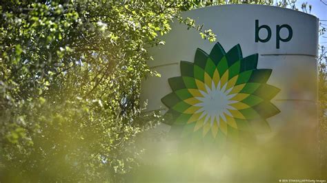 Shell, BP boost profit, sink investment in renewable energy – DW – 02/10/2023