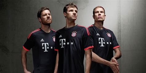 FC Bayern München 15-16 Kits Released - Footy Headlines