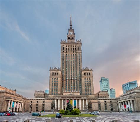 Palacio de la Cultura y la Ciencia, Pałac Kultury i Nauki - Megaconstrucciones, Extreme Engineering