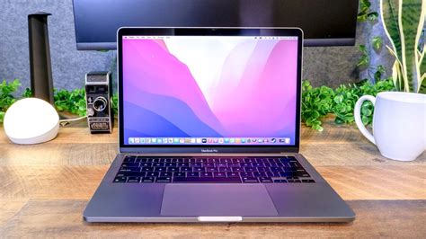 5 Kelebihan MacBook Pro 13 2022 yang Ditenagai Chip M2