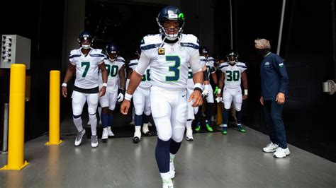 Geno Smith, Seahawks officially turn the page on QB Russell Wilson era ...