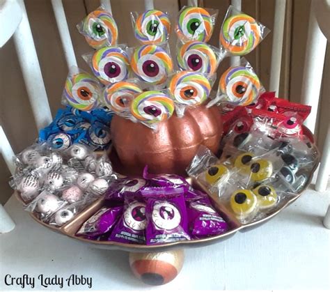 HALLOWEEN DIY: Eye See You Candy Tray