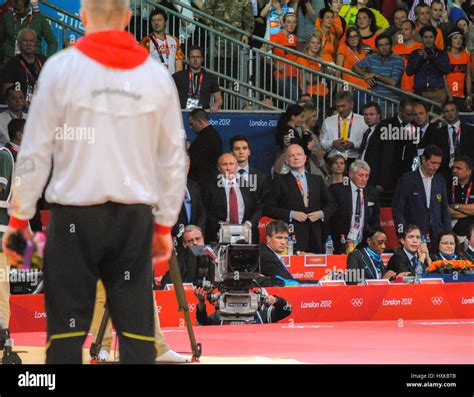 Vladimir putin judo hi-res stock photography and images - Alamy