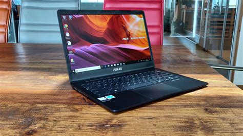 Asus Zenbook 13 Review: Light in Your Hand, But Not on Your Pocket