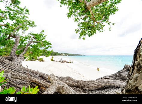 Cuba Holguin beach Stock Photo - Alamy