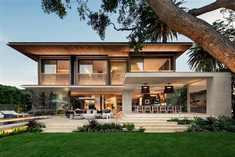 A sophisticated family house dwelling on the Sydney Harbour shore - D ...