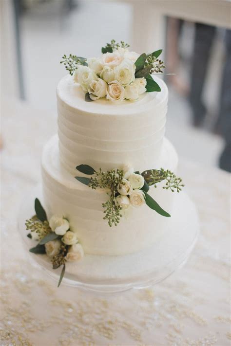 15 Simple but Elegant Wedding Cakes for 2018 - Page 2 of 2 - EmmaLovesWeddings