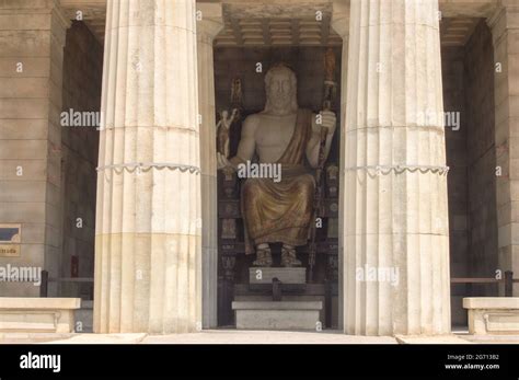 Statue of zeus at olympia hi-res stock photography and images - Alamy