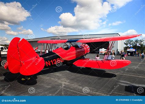 Airplane on Tarmac editorial photography. Image of airport - 27039402