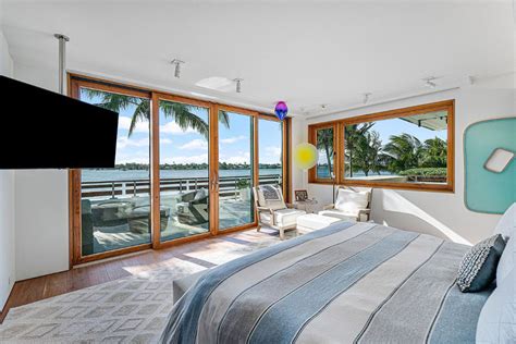 Home Of The Day: An Ultra-Modern Smart Home In West Palm Beach