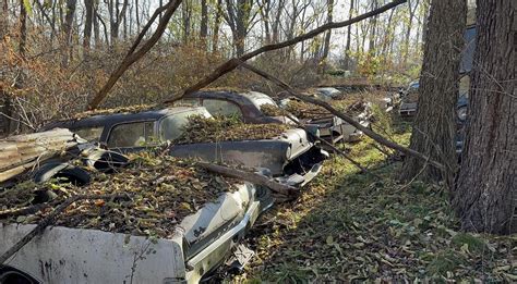 Classic car graveyard : r/abandoned