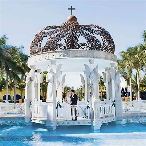 Beach wedding venue in Hotel Riu Jalisco - Mexico