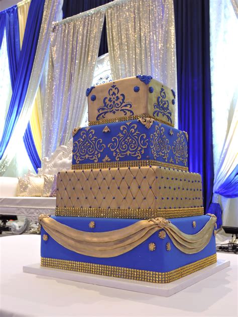 Gold and Royal Blue | Royal blue cake, Royal blue wedding cakes, Gold wedding cake