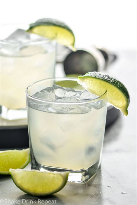 Vodka Gimlet - Shake Drink Repeat