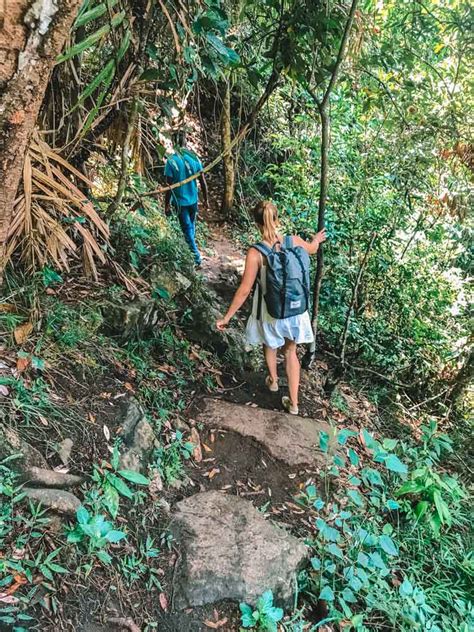 The ULTIMATE Guide To Diyaluma Falls, The BEST Waterfall In Sri Lanka!