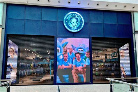 Manchester City Opens New Retail Store In Manchester Arndale Shopping ...