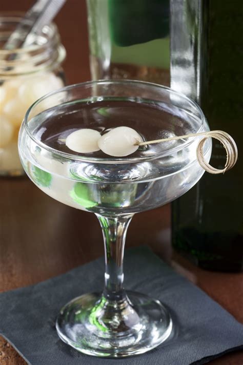 Gibson Cocktail Recipe (An Easy Classic) - Insanely Good