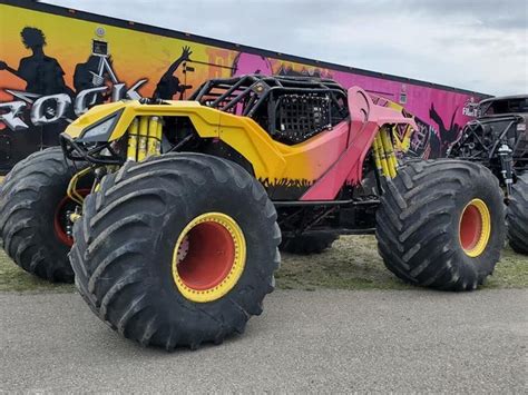 Green ghost grave digger/30th anniversary purple and green : monsterjam