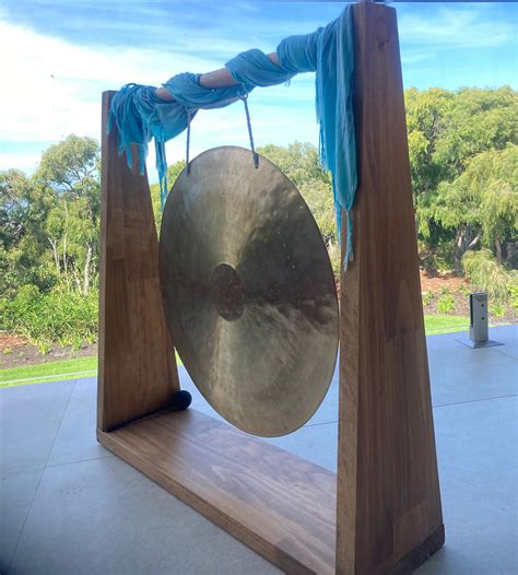 What is a sound bath experience?