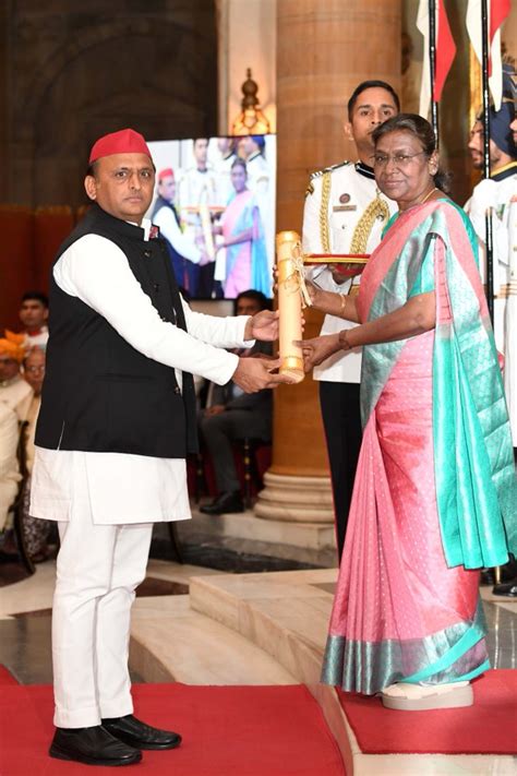 President of India, Smt. Droupadi Murmu presents three Padma Vibhushan ...