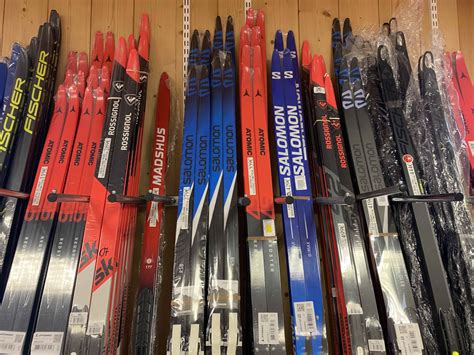 Choosing cross-country skis - Tracks and Trails