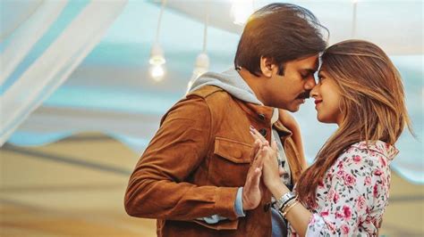 'Agnyaathavaasi' Review