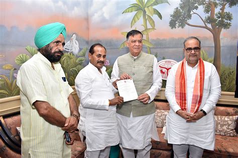 After quitting SP, Dara Singh Chauhan rejoins BJP - The Statesman