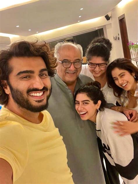 Arjun Kapoor Janhvi Kapoor and their siblings have a Fatherâs Day dinner with Boney Kapoor