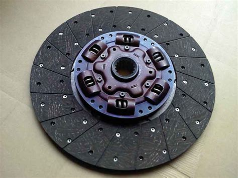 How car clutch works. Problems, symptoms, and solutions.