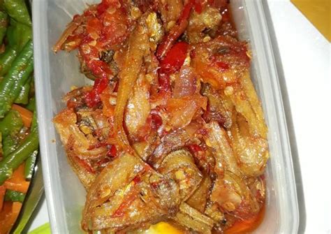 Resep Sambal ikan asin bulu ayam oleh Hanna Khalilah - Cookpad