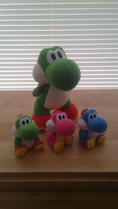 Mega Yarn Yoshi amiibo comes with a cut-out stand - Nintendo Everything