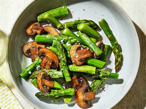 How To Cook Asparagus And Mushrooms - Recipes.net