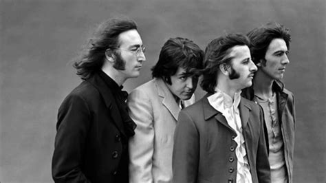 The Beatles - Blackbird - YouTube