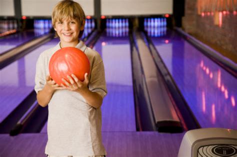 5 Popular Kids Bowling Games to Try at Your Next Birthday Party - iT’Z