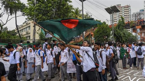 Bangladesh students protest after deadly crash - CNN Video