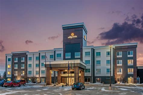 La Quinta Inn & Suites by Wyndham Bismarck | Bismarck, ND Hotels