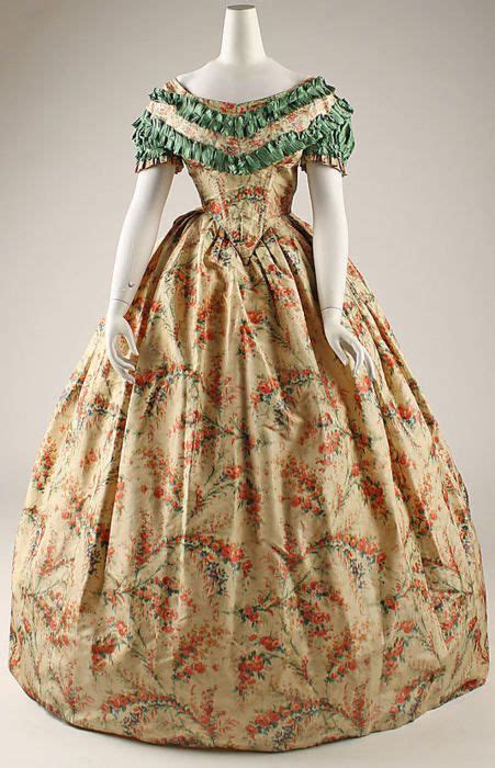 Dress 1860-1863 | Historical dresses, Victorian fashion, Fashion