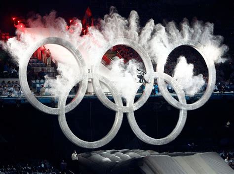 2010 Winter Olympics: Opening Ceremony spectators balance emotions ...