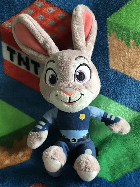 Officer Judy Hopps Plush 8.5” | Officer judy hopps, Judy hopps, Disney ...