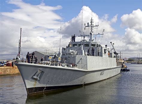 Dougie Coull Photography: HMS Penzance - (M106) Sandown Class Minehunter